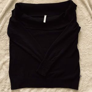 CUTE and COMFORTABLE Fabletics sweater
